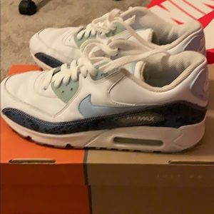 Air max 90 Size 9 women’s